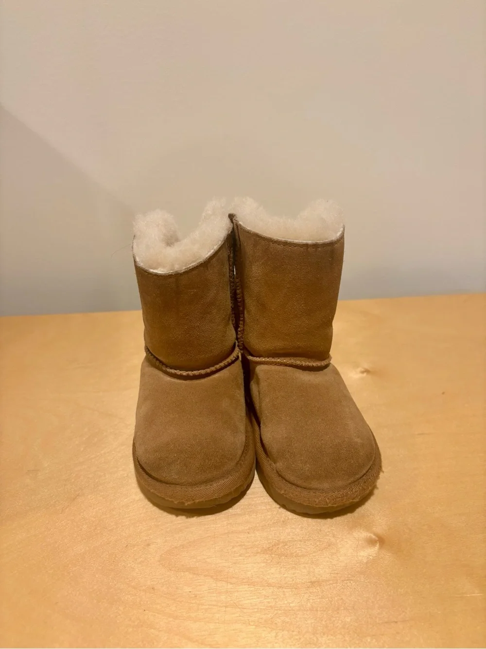Ugg Boots Bailey chestnut baby girl toddler size 6